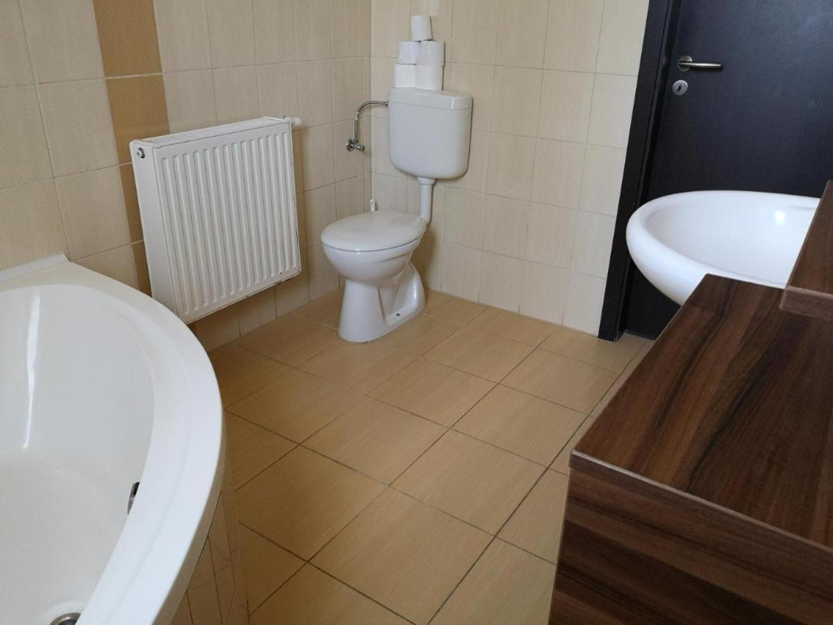 Borostyan Panzio Balatonfuered Bed & Breakfast Exterior foto