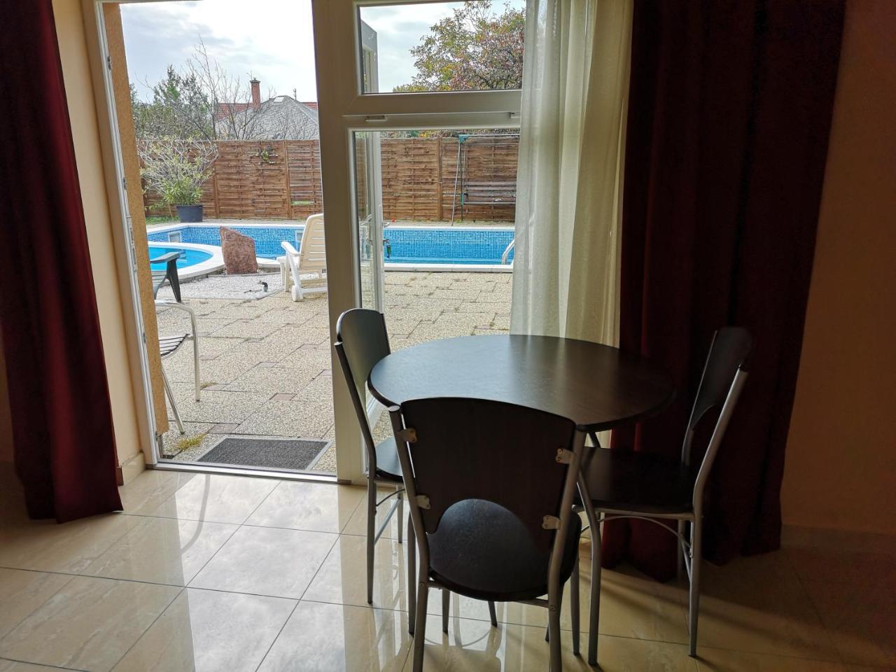 Borostyan Panzio Balatonfuered Bed & Breakfast Exterior foto