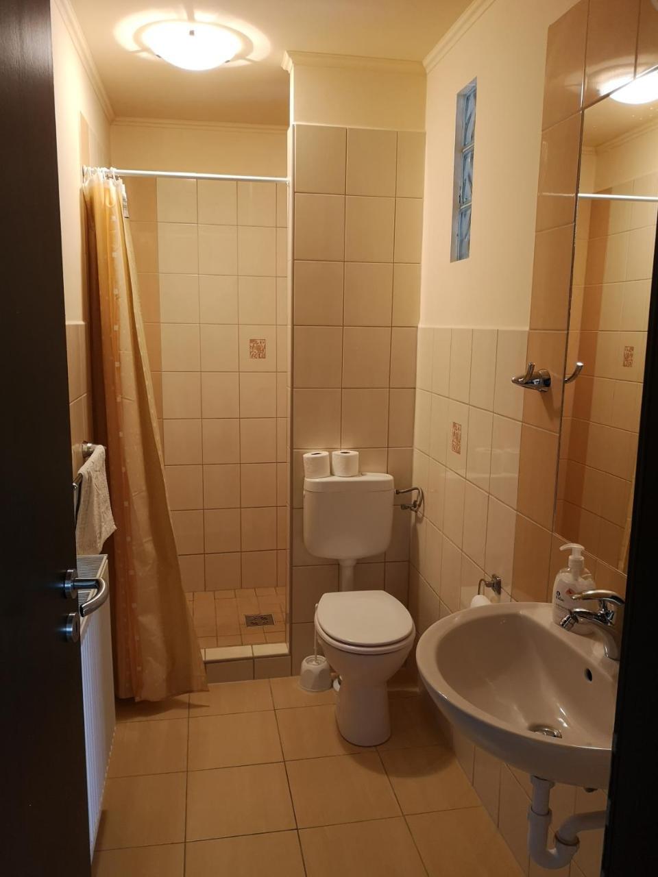 Borostyan Panzio Balatonfuered Bed & Breakfast Exterior foto