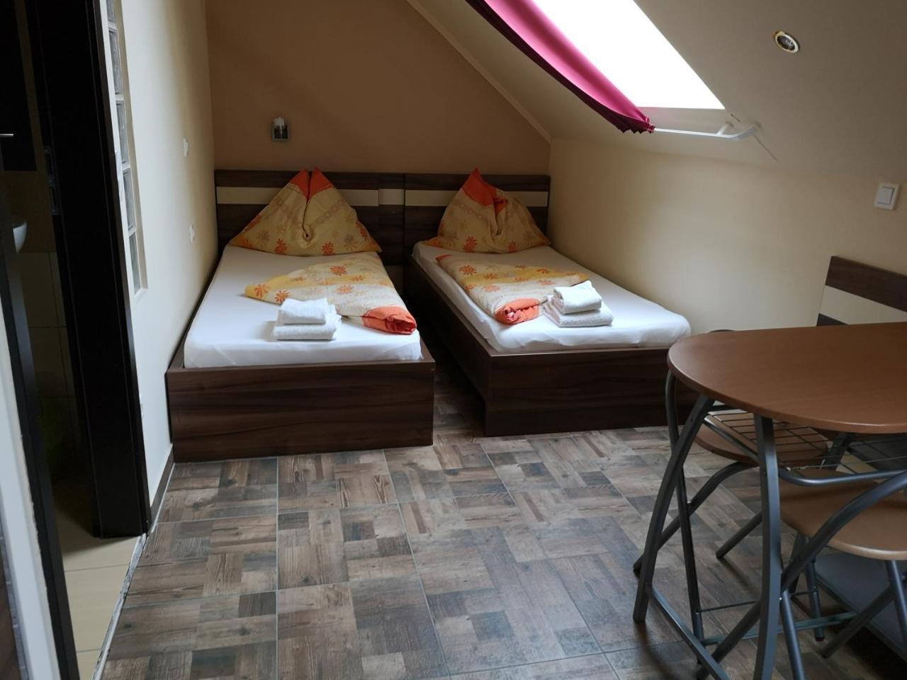 Borostyan Panzio Balatonfuered Bed & Breakfast Exterior foto
